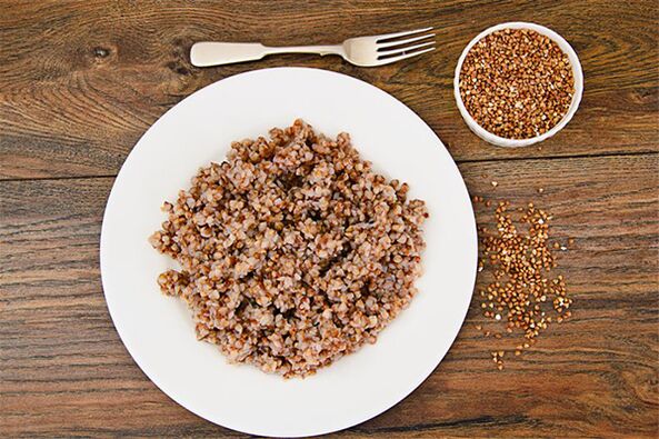 buckwheat ចំហុយនៅលើរបបអាហារ