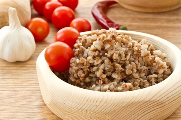 បបរ buckwheat ជាមួយបន្លែ